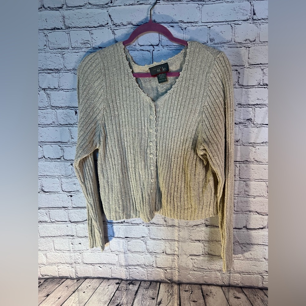New York Style: Cozy Ribbed Cardigan in Light Tan